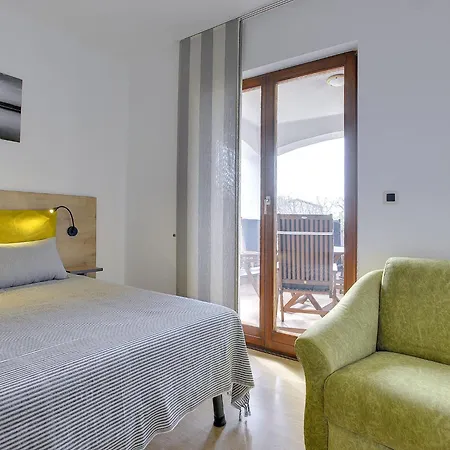 Nicely Decorated With Private Pool * Galizana