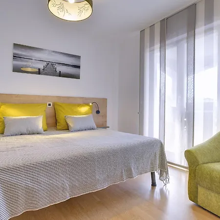 Apartment Nicely Decorated With Private Pool *